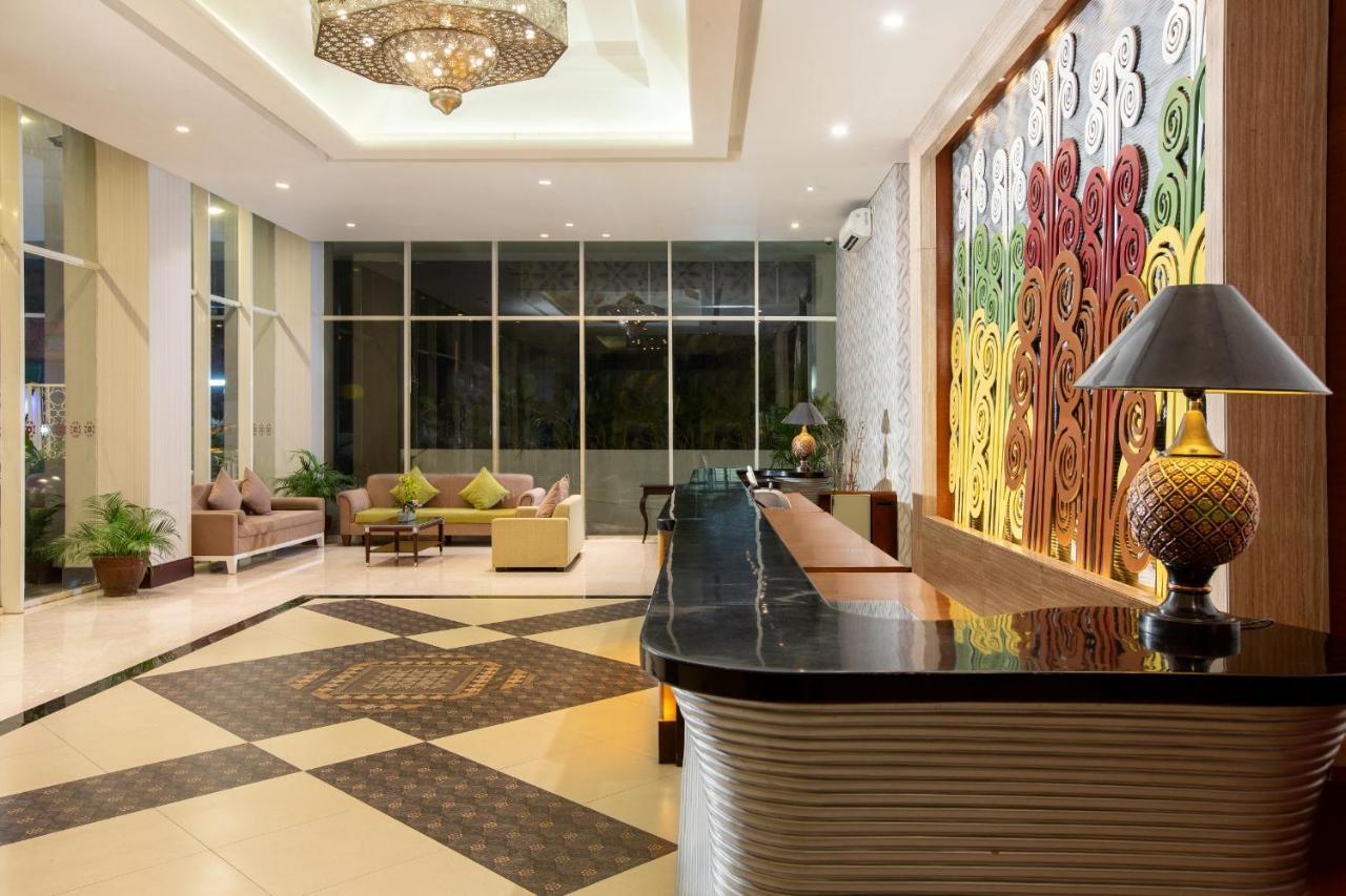 ซาฮิด ชายา โฮเต็ล แอนด์ คอนเวนชั่น Hotel Maguwo ภายนอก รูปภาพ